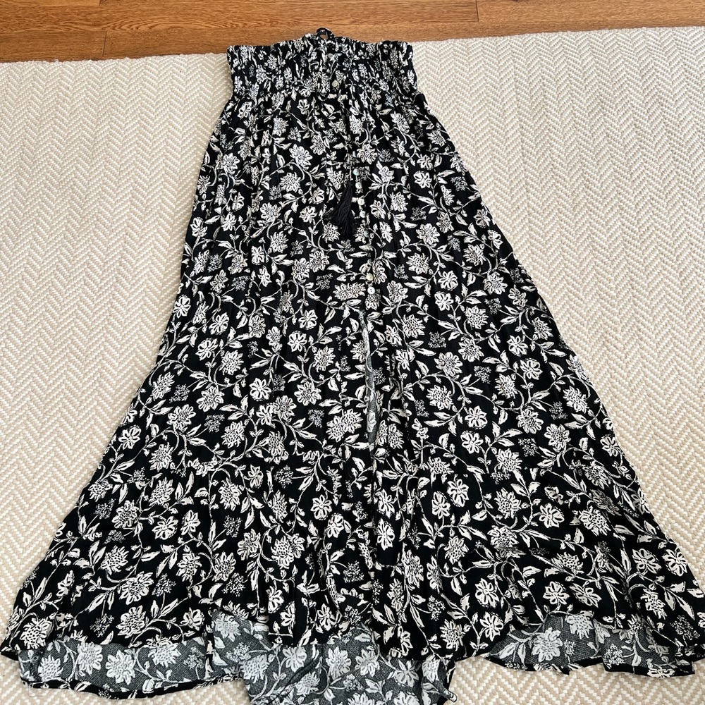 Rachel Zoe midi skirt. Can be midi or maxi depending on your height!